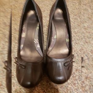 **3 for the price of 2** Low Heel dress pumps